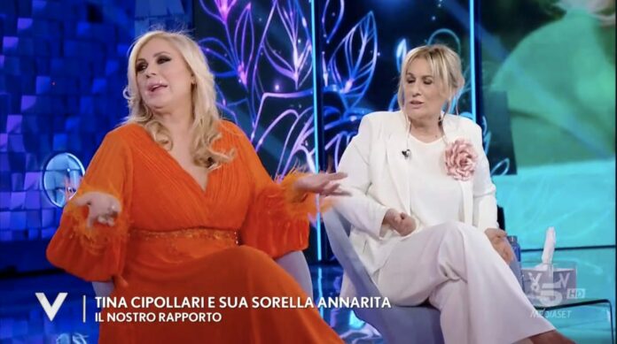 Tina Cipollari: “A Uomini e Donne avevo chiamato per mia sorella, poi lei si è tirata indietro”