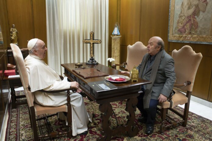Lino Banfi incontra Papa Francesco: “Io sono stato nominato nonno d’Europa, ma lui è il nonno del mondo”