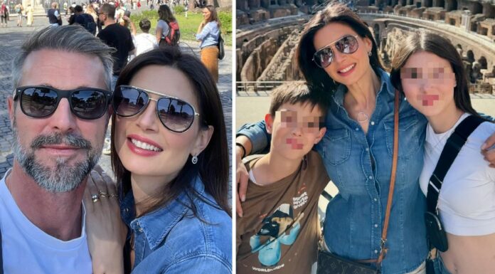 Alessia Mancini e Flavio Montrucchio turisti a Roma con i figli Mia e Orlando