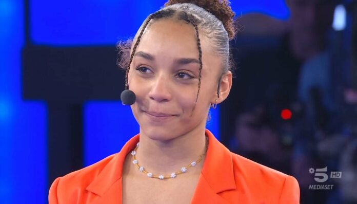 Serale di Amici 2024, chi sarà eliminato nella semifinale e i finalisti