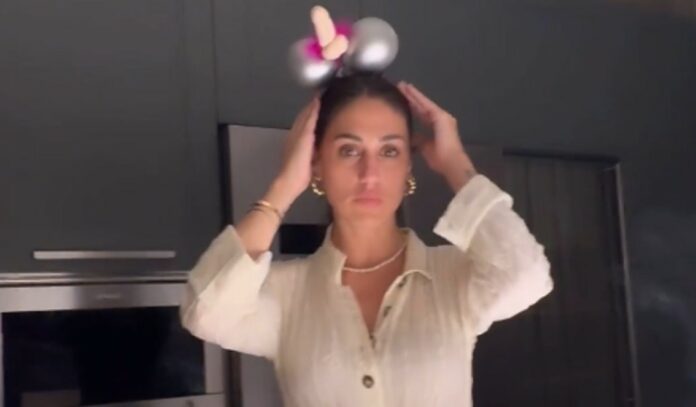 Cecilia Rodriguez mostra i regali 'hot' del suo addio al nubilato