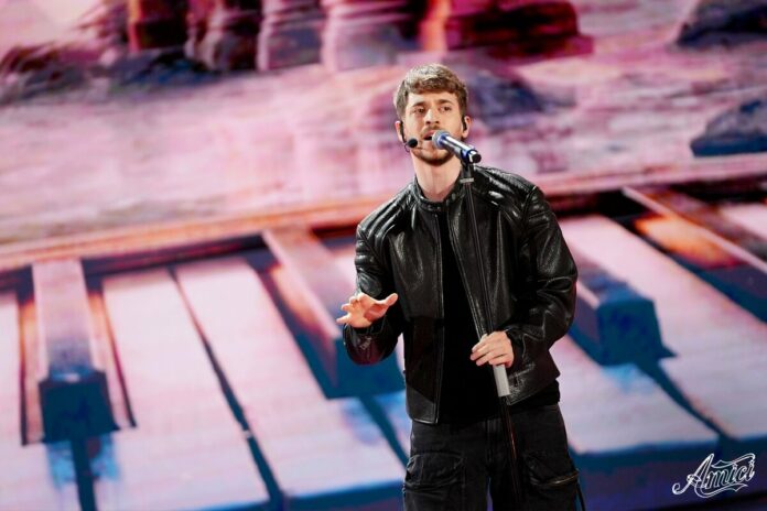 Holden canta Dimmi che non è un addio in Semifinale il 12 maggio