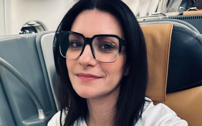''Avevo previsto di essere spacciata'': Laura Pausini compie 50 anni e rivela le tremende parole che le dissero all’inizio della carriera
