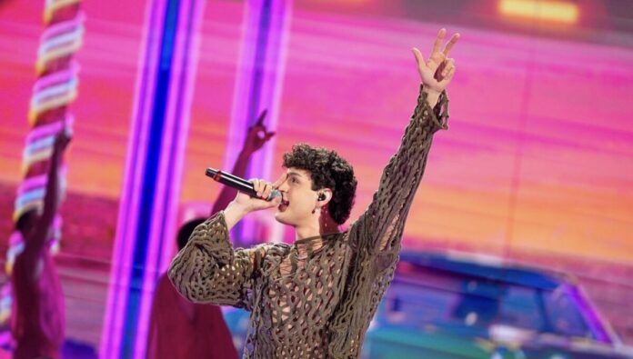 Mida canta Que pasa per la Finale di Amici 23: l'esibizione