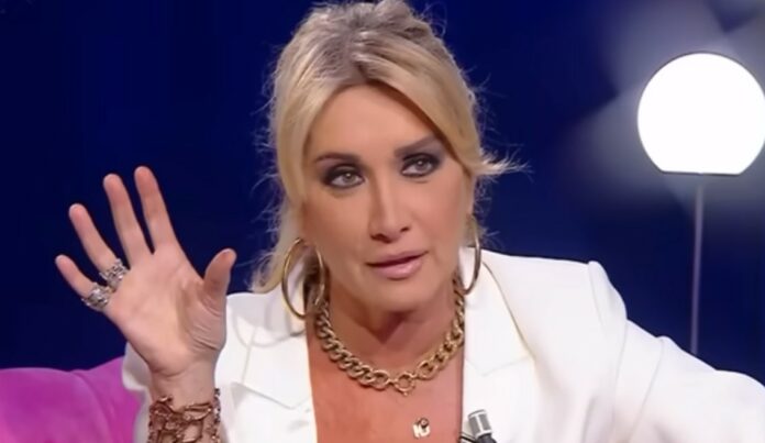 ''C'è stato un movimento'': Simona Tagli parla del suo voto di castità e spiega se dopo 18 anni senza rapporti lo ha rotto