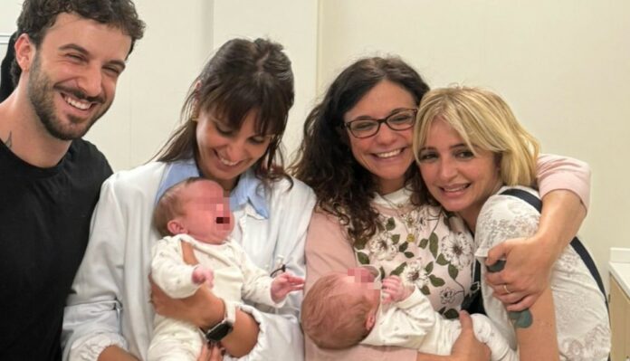 ''Non smetterò di essere grata a loro'': Veronica Peparini torna con Andreas Muller e le gemelline neonate dalle dottoresse che l'hanno fatta partorire