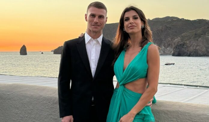 Elisabetta Canalis sceglie le nozze della Leotta per fare il primo vero 'debutto in società' col nuovo compagno Georgian Cimpeanu: guarda