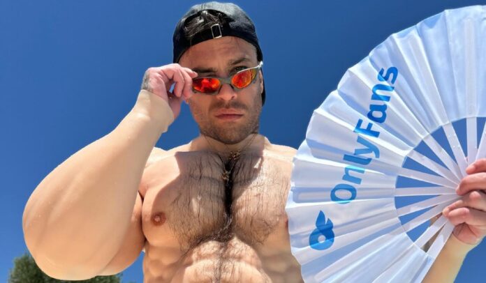 Fedez inaugura il profilo OnlyFans con le foto in ‘tuta da body builder’ e spiega come utilizzerà la piattaforma per adulti