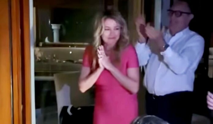 Angela Melillo, festa a sorpresa con le amiche vip