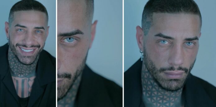 Francesco Chiofalo mostra per la prima volta gli occhi azzurrissimi dopo l'operazione per il cambio colore: guarda