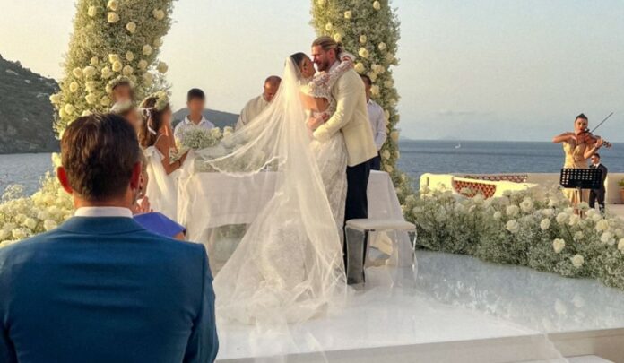 I look delle invitate vip alle nozze di Diletta Leotta