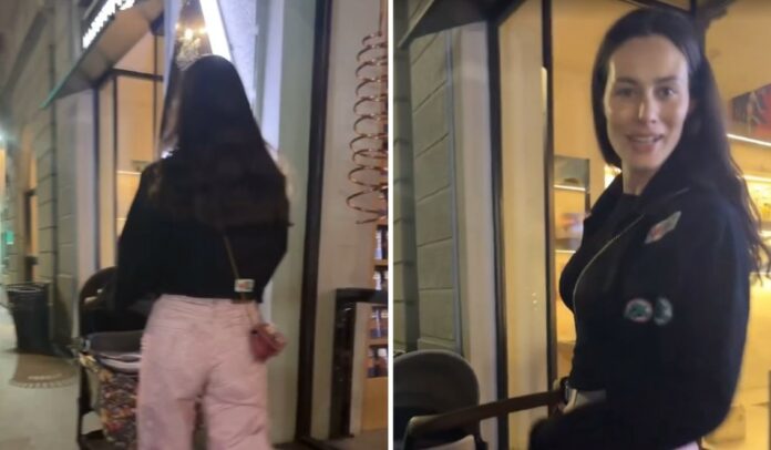 Marica Pellegrinelli in giro per Milano con la figlia Ariela