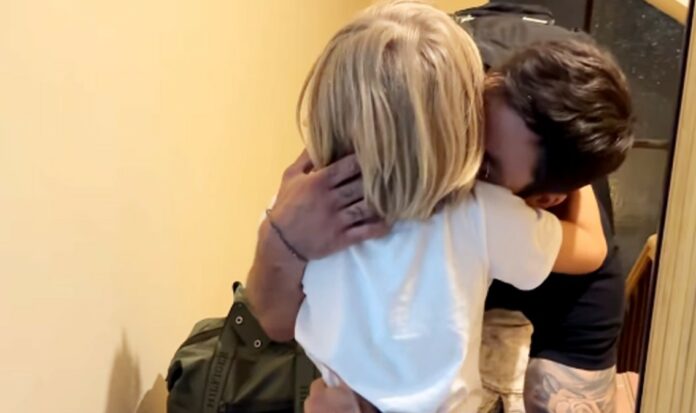 Pierpaolo Pretelli riabbraccia il figlio: le tenere immagini