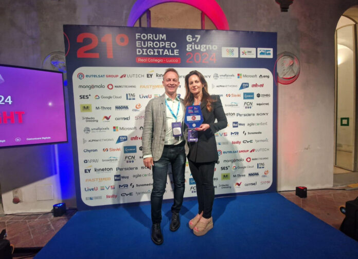 RTL102.5 riceve il premio per la radiovisione dal Forum Europeo digitale