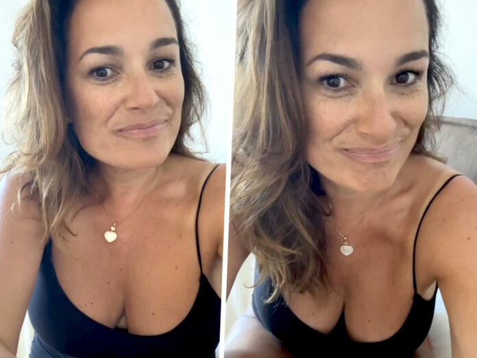 ''Qualche chiletto in più c'è, ma per mio marito non sono per niente male'': Alena Seredova si mette in costume dopo le critiche al fisico