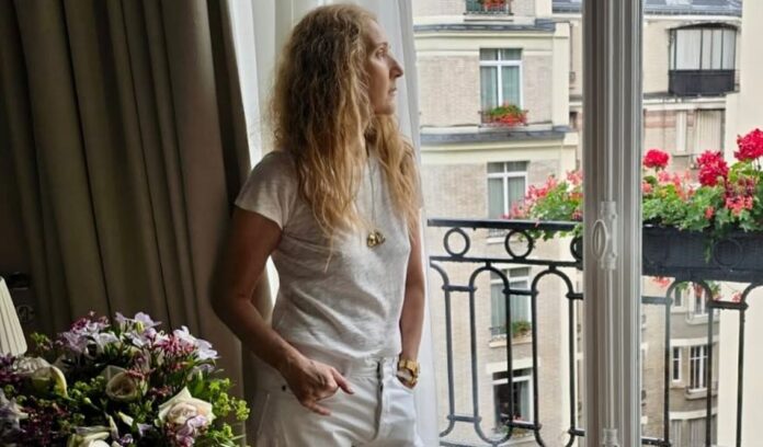 Celine Dion e l’esibizione a Parigi dopo due anni di assenza per la malattia: le sue parole piene di gioia