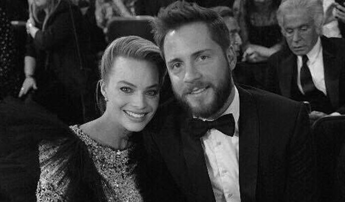 La protagonista di 'Barbie' Margot Robbie è incinta! Paparazzata al Lago di Como col pancione