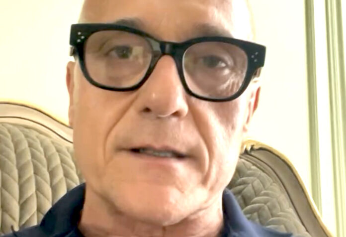 ''Sono rimasto spiazzato'': Alfonso Signorini racconta di come gli fu affidata la conduzione del GF mentre lui voleva lasciare il programma