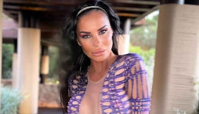 ''Con Niccolò non c'è nulla'': Antonella Mosetti smentisce il flirt col figlio di Bettarini e rivela con chi è fidanzata da tre anni