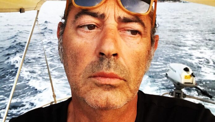 ''La tosse non passava, la lastra, lo choc'': il cantautore Luca Carboni rivela la sua battaglia contro un tumore al polmone