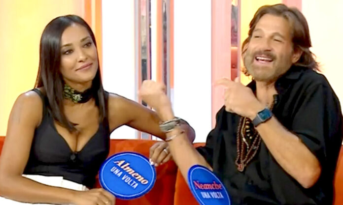 ''I primi due mesi abbiamo dormito insieme senza consumare'': Juliana Moreira ed Edoardo Stoppa raccontano il particolare inizio della loro relazione