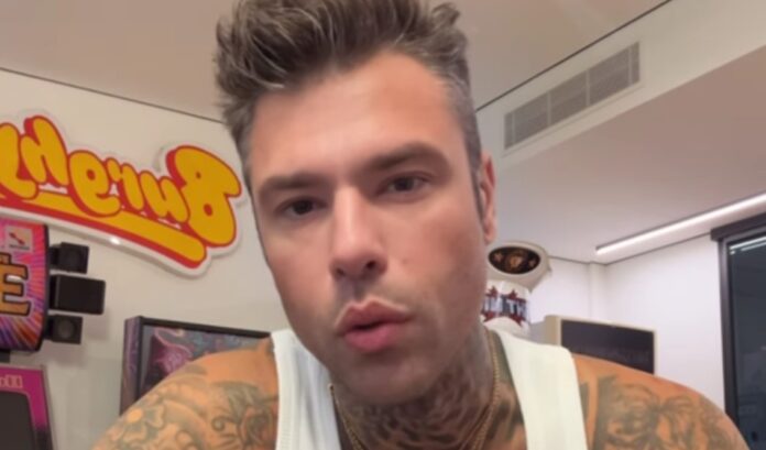 Fedez parla della canzone cantata male