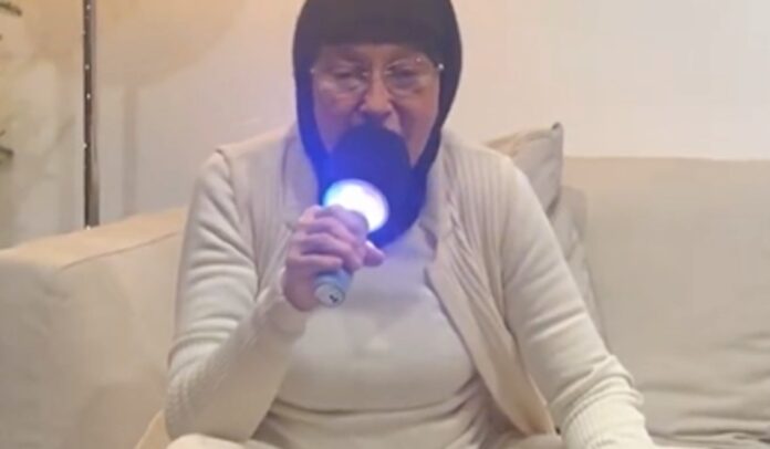 Eleonora Giorgi canta con il nipotino Gabriele