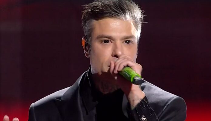 Fedez sorprende a Sanremo, applausi in sala: la canzone del rapper convince nonostante le polemiche gossippare di questi giorni