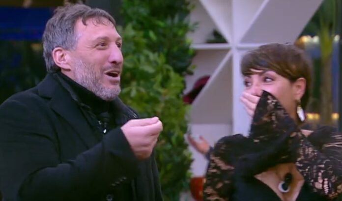 ''Ha avuto un flirt con Raoul Bova e l'ha lasciato lei'': il compagno dell'ex 'Non è la Rai' Ilaria Galassi fa una rivelazione inattesa in diretta al GF