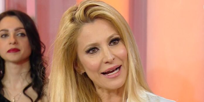 ''Lo guardavo negli occhi e mi sono sentita trafitta'': Adriana Volpe rivela come si è innamorata del compagno mentre lo intervistava