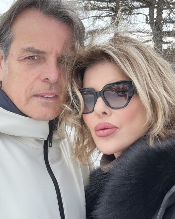 Alba Parietti, la prima foto insieme al compagno Fabio dopo il superamento dell’improvvisa crisi