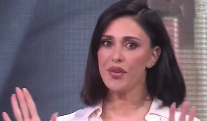 ''Oggi finalmente mi chiamano conduttrice. Virginia Raffaele? Imitazione volgarotta'': Belen a TvTalk si toglie sassolini dalla scarpa