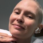 ''Inizio la terapia con gli inibitori Parp'': Bianca Balti mostra i capelli che stanno ricrescendo dopo la chemio e fa un annuncio