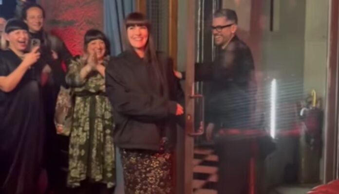Festa a sorpresa per i 50 anni di Victoria Cabello