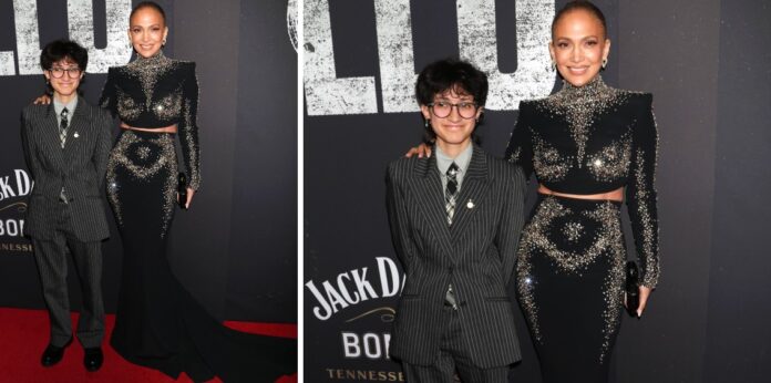 Jennifer Lopez e la figlia 17enne Emma insieme alla premiere a New York con look coordinati