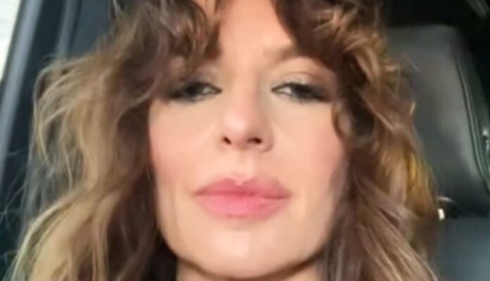 ''Almeno sei terapeuti diversi e due sciamani in 20 anni'': Sabrina Impacciatore, ora star in America, parla delle brutte esperienze in amore