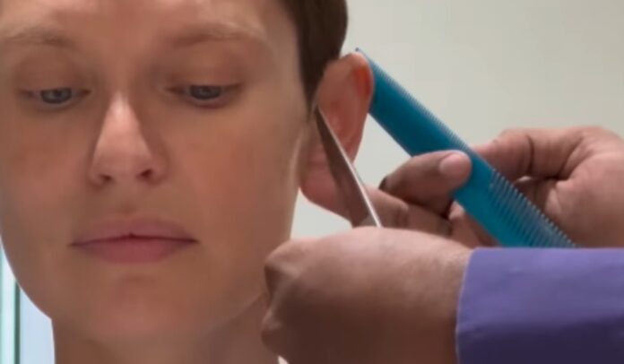 Bianca Balti vola in India e si taglia per la prima volta i capelli da quando le sono ricresciuti dopo la chemio: guarda