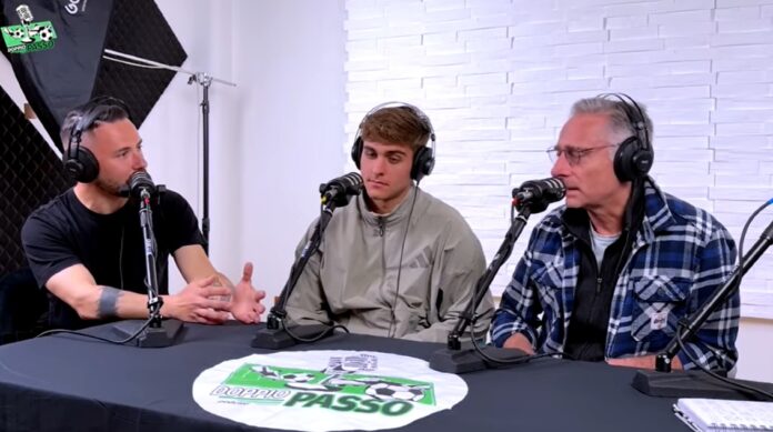 ''Mangiavo mezza mela al giorno, sono arrivato a pesare 55 chili'': Davide Bonolis torna a parlare dei problemi passati con papà Paolo
