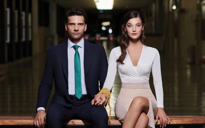 Segreti di famiglia, replica puntata 28 aprile in streaming | Video Mediaset