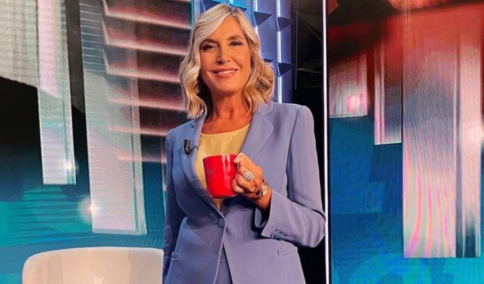 ''Dolori lancinanti per più di due mesi'': Myrta Merlino rivela per la prima volta il motivo delle sue frequenti assenze a Pomeriggio 5