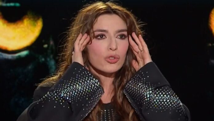 Sabrina Impacciatore rivela che un cantautore famoso ci ha provato con lei e pensava che potesse essere un trans non operato: il racconto