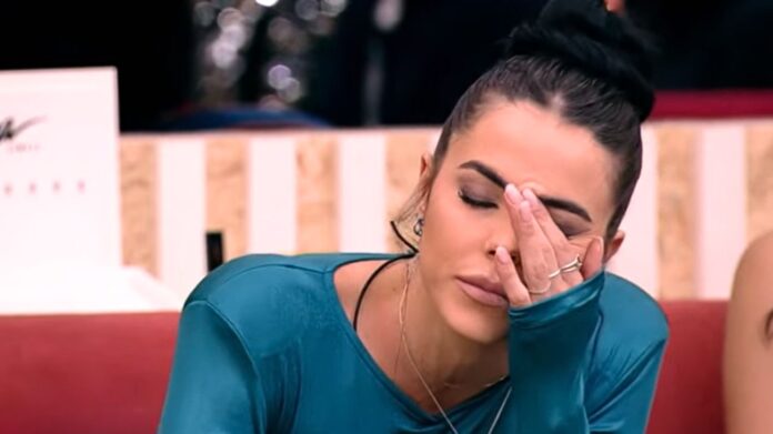 Grande Fratello, Shaila Gatta lascia Lorenzo: 