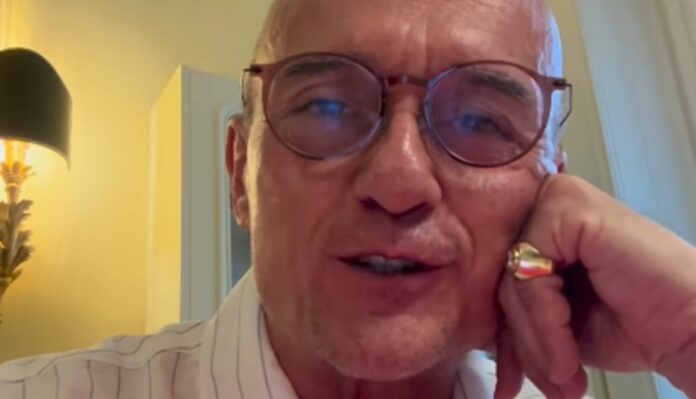 ''Ho tagliato i ponti, tanto da essere considerato ingrato'': Alfonso Signorini prende le distanze dal gossip, vorrebbe fare il divulgatore culturale