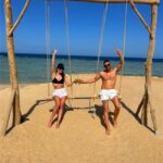 Anna Tatangelo in Egitto al mare con il fratello Giuseppe