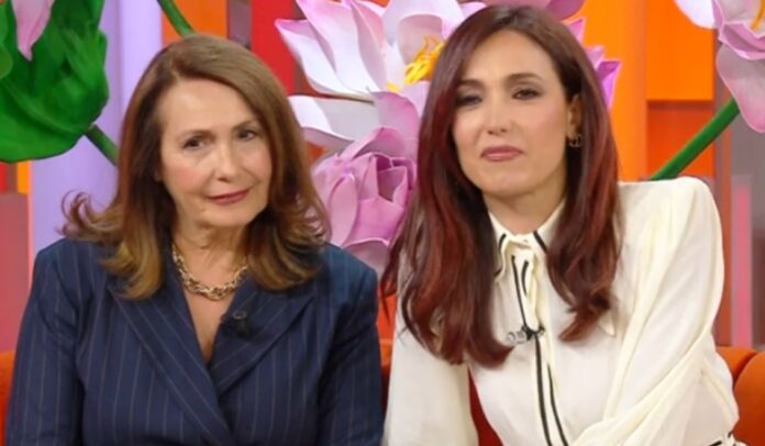 La mamma di Caterina Balivo per la prima volta in tv con lei, la mette un po' in imbarazzo: ''Sei sempre stata una figlia splendida''