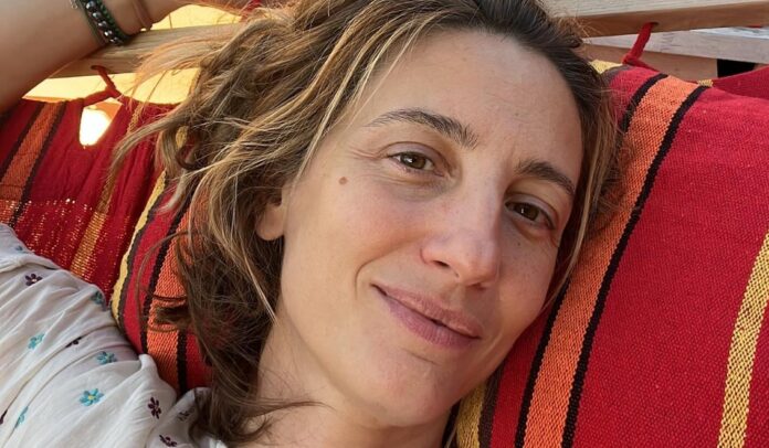 ''Mio figlio è uscito blu'': l'attrice Francesca Inaudi racconta il parto da incubo e perché oggi è diventata una doula