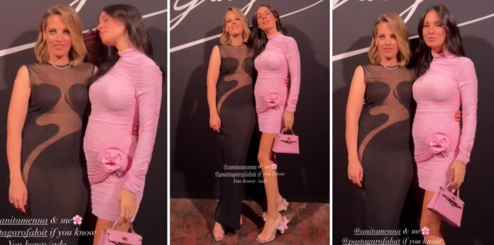 Giulia De Lellis: primo red carpet con pancione! Rosa confetto all'evento milanese: guarda