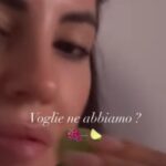 Giulia De Lellis mostra le sue 'voglie' di frutta in gravidanza