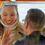 Ilary Blasi riceve la romantica proposta di nozze dal fidanzato tedesco Bastian Muller su una barca in mezzo al Lago di Como: le immagini