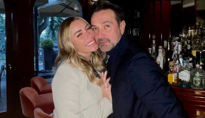 ''Una festa per pochi intimi, in abito bianco con mia figlia Ginevra che ci porta le fedi'': Karina Cascella annuncia le nozze e svela la data